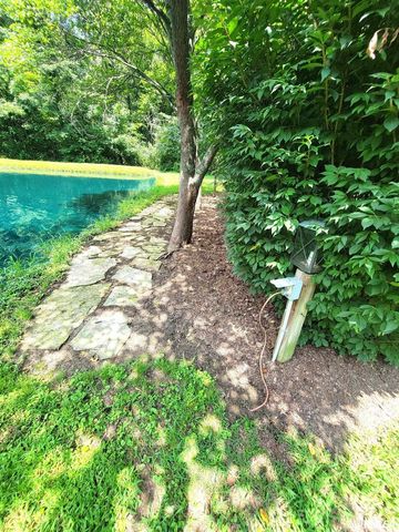 2753 N Stanford Road, Flora, IL 62839