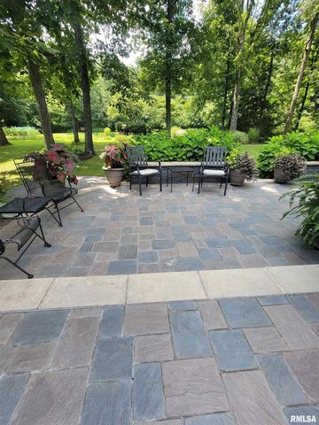 2753 N Stanford Road, Flora, IL 62839