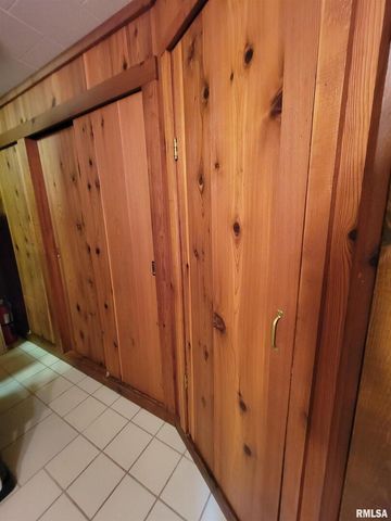 2753 N Stanford Road, Flora, IL 62839