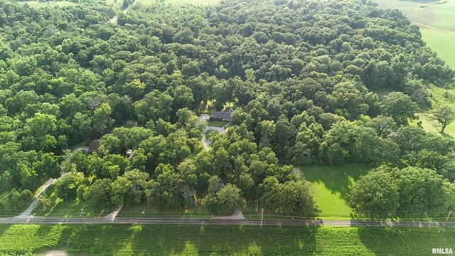 2753 N Stanford Road, Flora, IL 62839