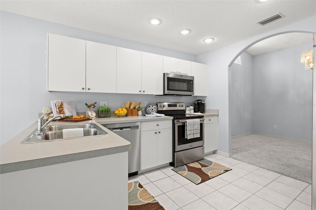 Image 18 of property listing at 551 SALMON COURT, Oldsmar, FL 34677