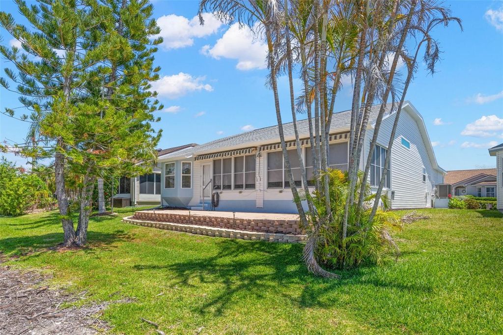 Image 24 of property listing at 551 SALMON COURT, Oldsmar, FL 34677