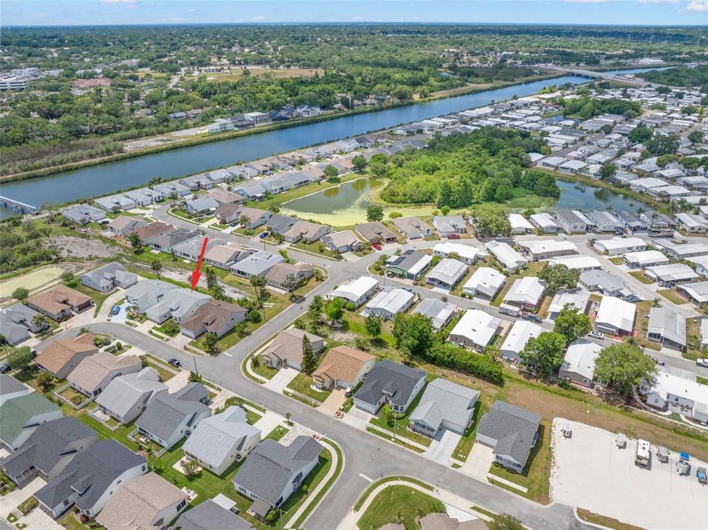 Image 42 of property listing at 551 SALMON COURT, Oldsmar, FL 34677