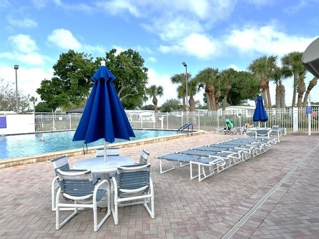 Image 52 of property listing at 551 SALMON COURT, Oldsmar, FL 34677