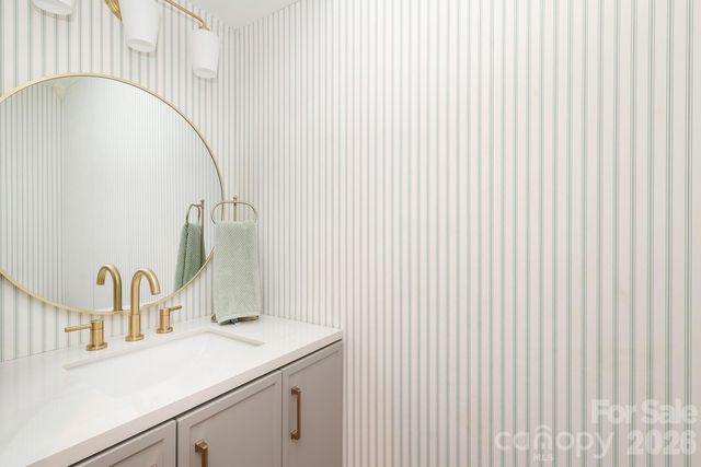 6128 Greystone Drive, Matthews, NC 28104