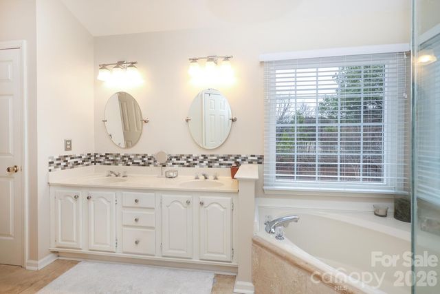 6128 Greystone Drive, Matthews, NC 28104