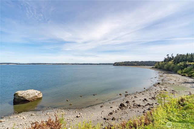 15 White Rock Lane, Port Ludlow, WA 98365