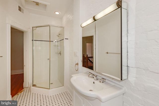 135 NORTH CAROLINA AVE SE, Washington, DC 20003