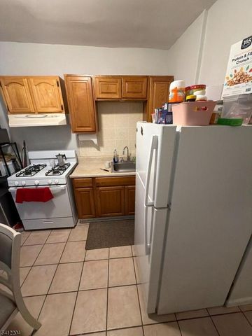 33 N 7Th St, Paterson City, NJ 07522