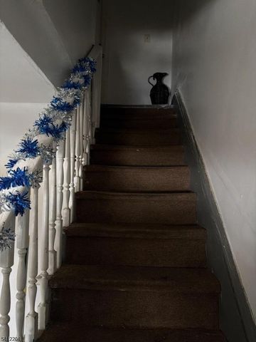 33 N 7Th St, Paterson City, NJ 07522