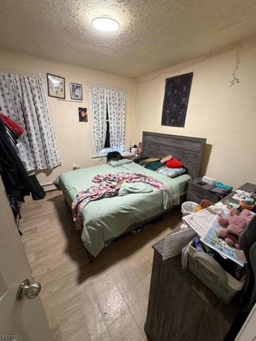 33 N 7Th St, Paterson City, NJ 07522