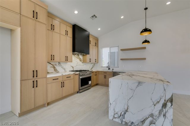 483 Indigo Springs Street, Henderson, NV 89014
