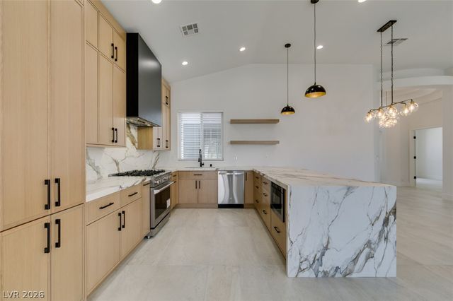 483 Indigo Springs Street, Henderson, NV 89014