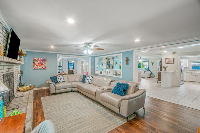 9 SE Waynel Circle, Fort Walton Beach, FL 32548