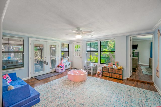 9 SE Waynel Circle, Fort Walton Beach, FL 32548