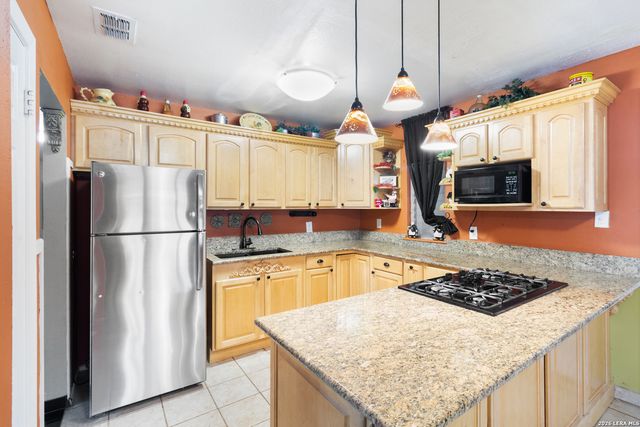 214 Schmeltzer Ln, San Antonio, TX 78213