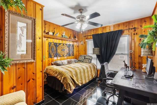 214 Schmeltzer Ln, San Antonio, TX 78213