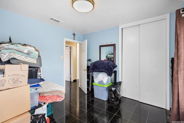 214 Schmeltzer Ln, San Antonio, TX 78213