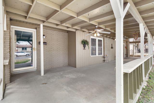 214 Schmeltzer Ln, San Antonio, TX 78213