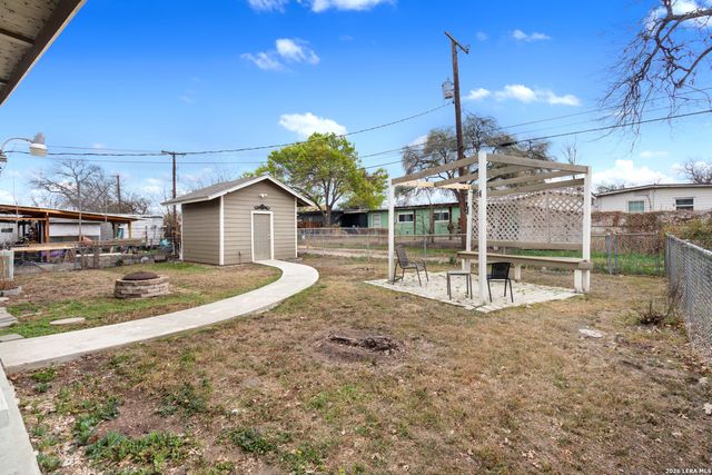 214 Schmeltzer Ln, San Antonio, TX 78213