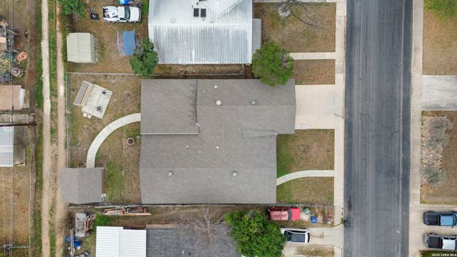 214 Schmeltzer Ln, San Antonio, TX 78213