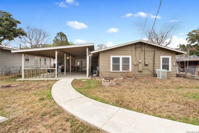 214 Schmeltzer Ln, San Antonio, TX 78213