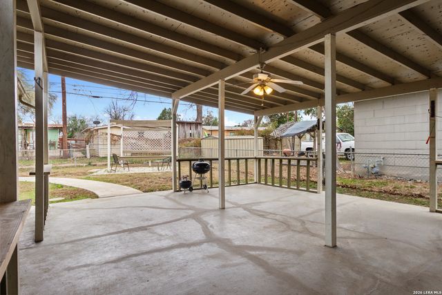 214 Schmeltzer Ln, San Antonio, TX 78213