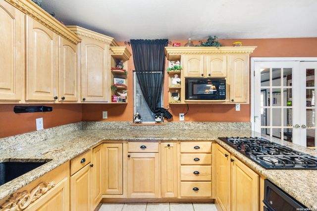 214 Schmeltzer Ln, San Antonio, TX 78213