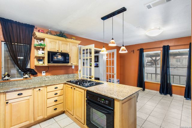 214 Schmeltzer Ln, San Antonio, TX 78213