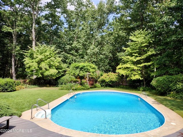 41 Butterfly Road, Jackson, NJ 08527