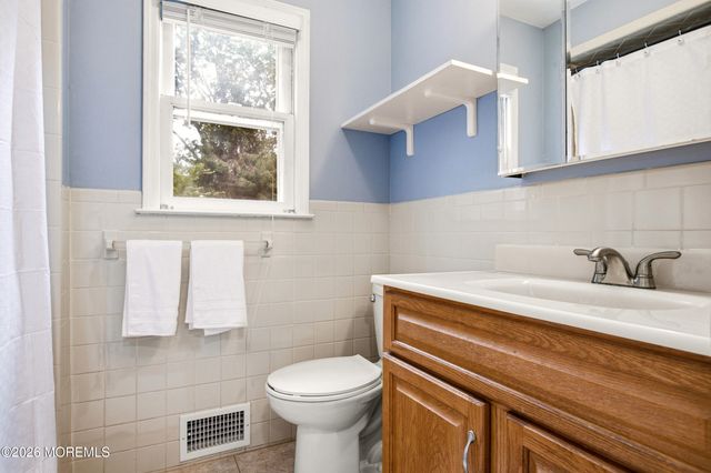 41 Butterfly Road, Jackson, NJ 08527