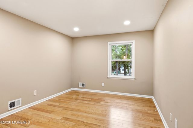 41 Butterfly Road, Jackson, NJ 08527