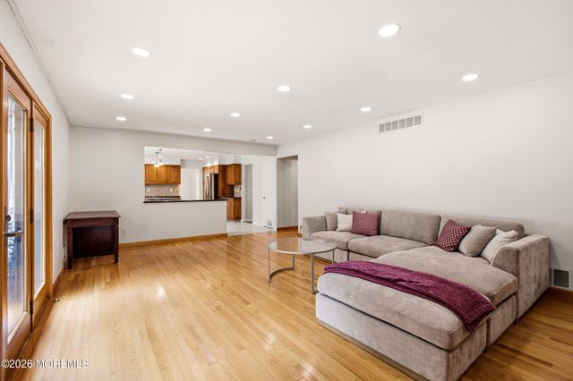 41 Butterfly Road, Jackson, NJ 08527