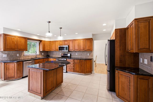 41 Butterfly Road, Jackson, NJ 08527