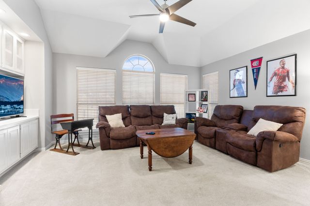 1114 Lakewood Drive, Mckinney, TX 75072