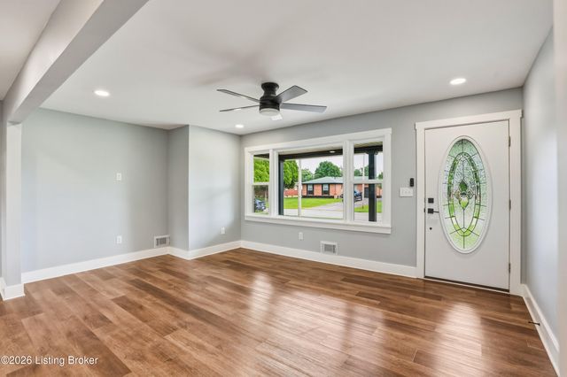 10816 Beatrice Way, Louisville, KY 40272