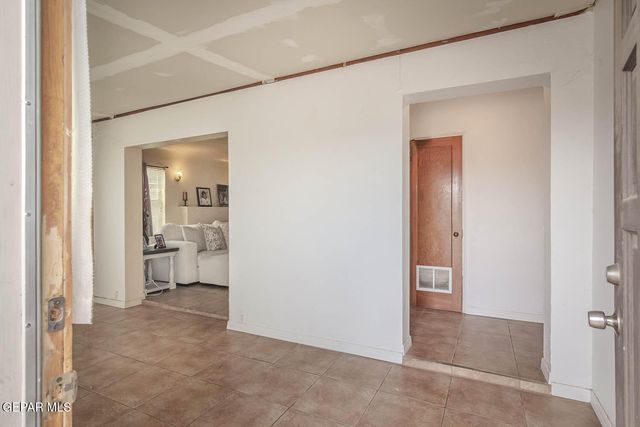 7907 ALAMEDA Avenue, El Paso, TX 79915