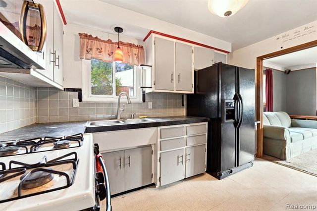 23859 Filmore Street, Taylor, MI 48180
