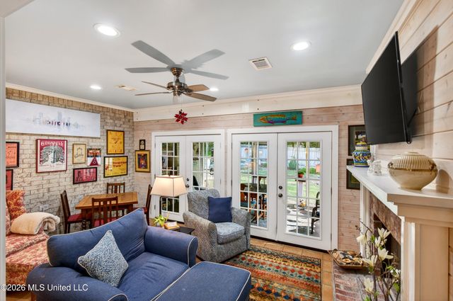 89364 E Diamondhead Drive, Diamondhead, MS 39525