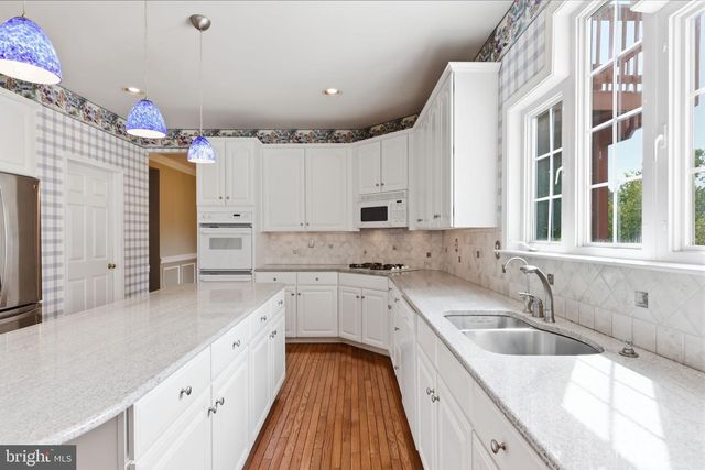 1034 GLENDEVON DR, Ambler, PA 19002