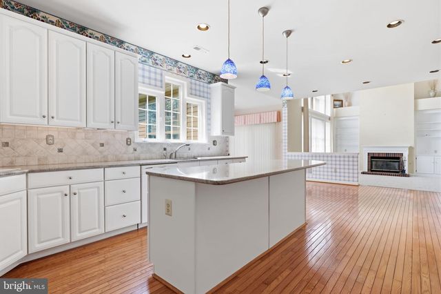 1034 GLENDEVON DR, Ambler, PA 19002