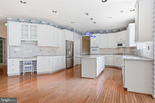 1034 GLENDEVON DR, Ambler, PA 19002