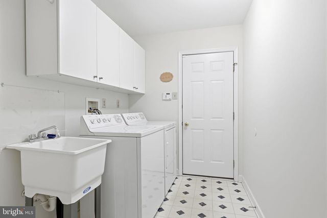 1034 GLENDEVON DR, Ambler, PA 19002