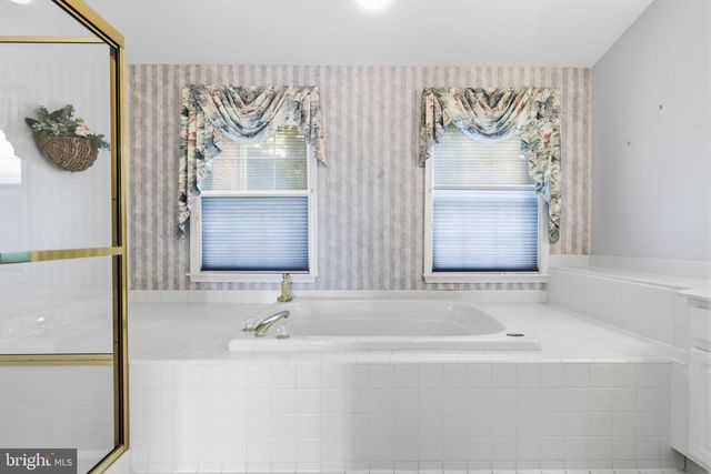 1034 GLENDEVON DR, Ambler, PA 19002
