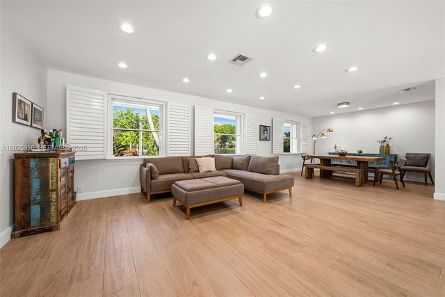 15421 SW 79th Avenue, Palmetto Bay, FL 33157