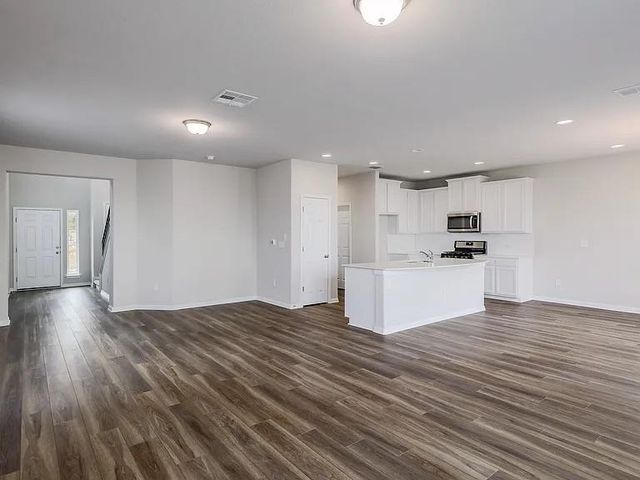 10702 Sentinel DR, Austin, TX 78747