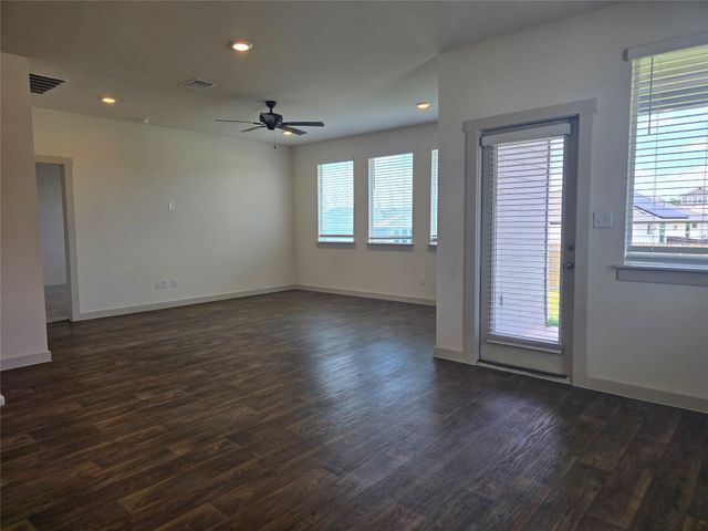 200 Lavaca River LN, Hutto, TX 78634