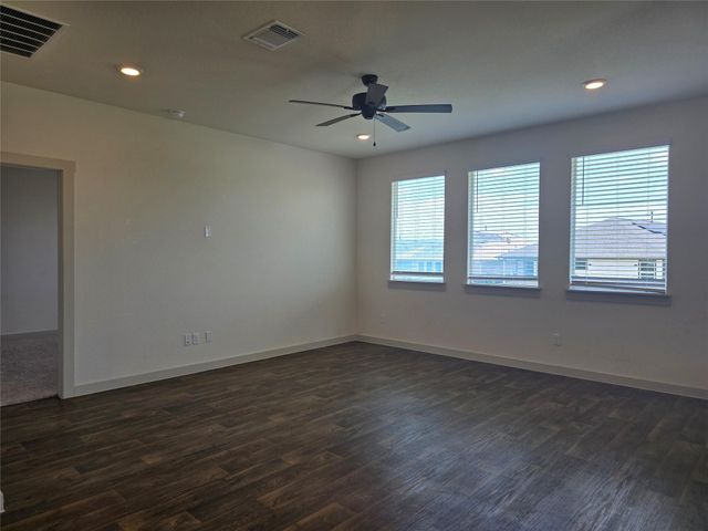 200 Lavaca River LN, Hutto, TX 78634