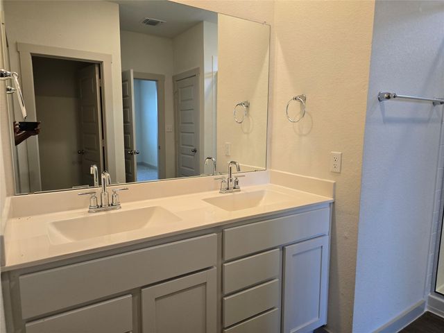 200 Lavaca River LN, Hutto, TX 78634