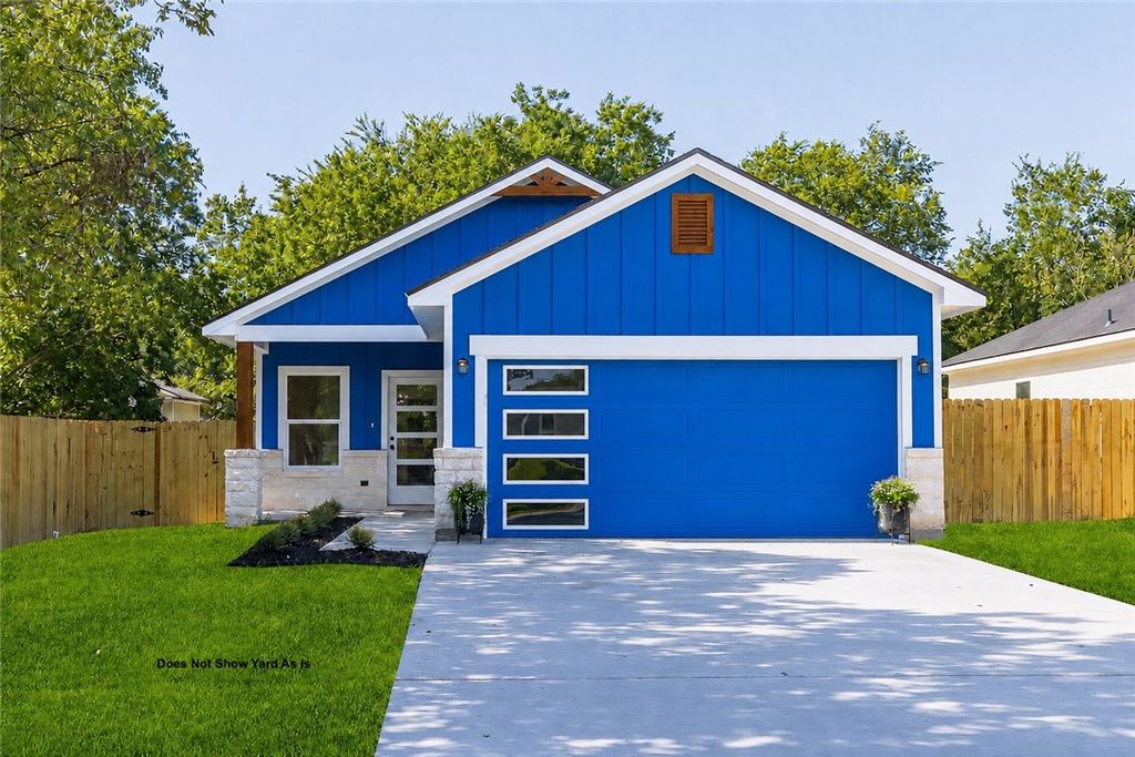 605 East 21st Street, Bryan, TX 77803 — exterior
